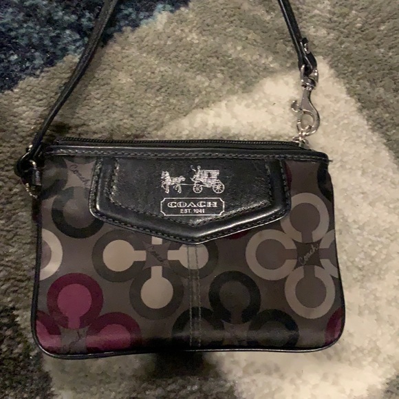 Coach clutch - Picture 1 of 1